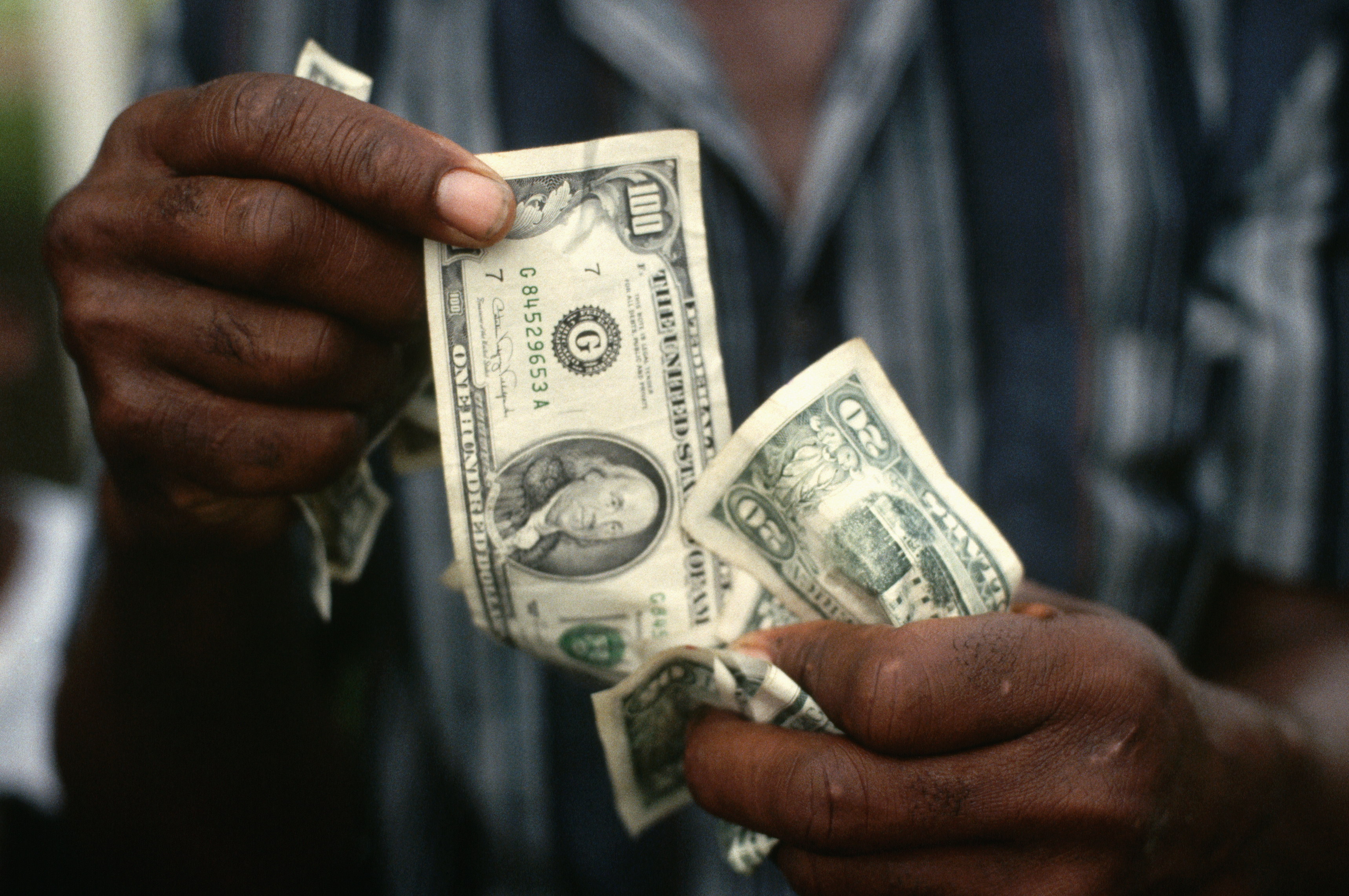 Making Bets at the Racetrack