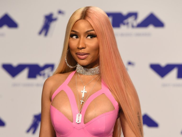 Nicki Minaj Bares Her Boobies