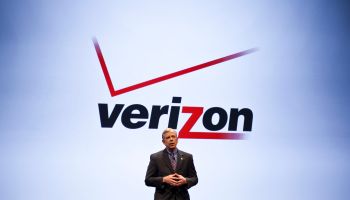 USA - Business - Verizon to Sell iPhone