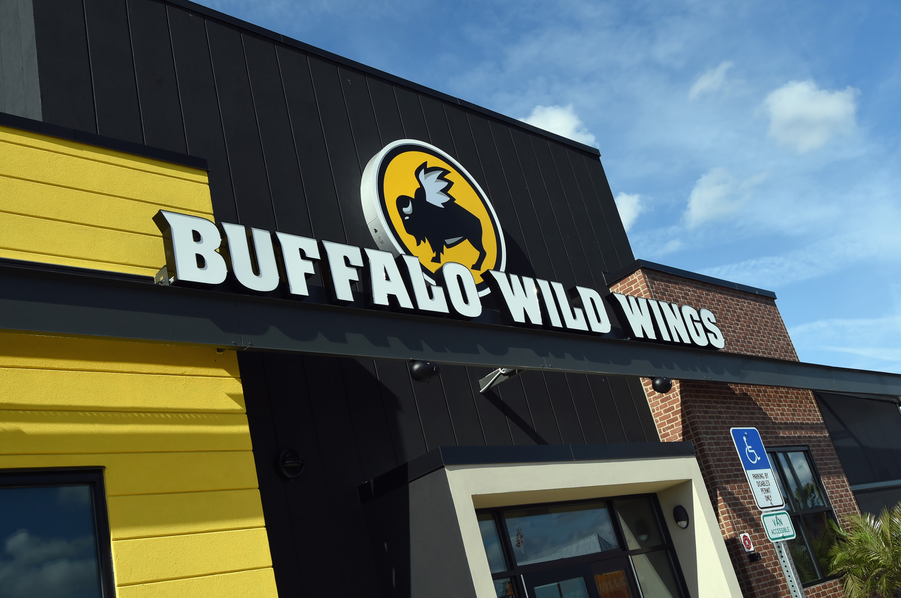 Buffalo Wild Wings Exterior In Jacksonville