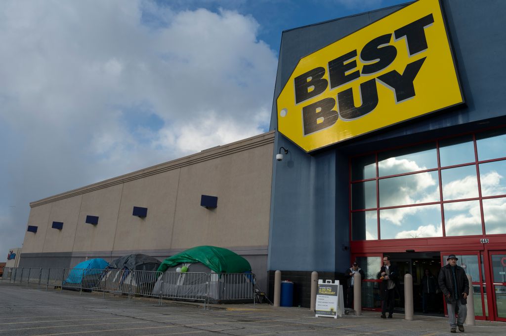 Cuyahoga Falls, OH - Customers camp outside of Best Buy in anticipation of Black Friday sales