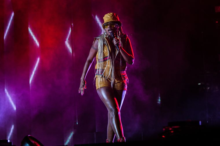 Mary J. Blige Hits The Stage