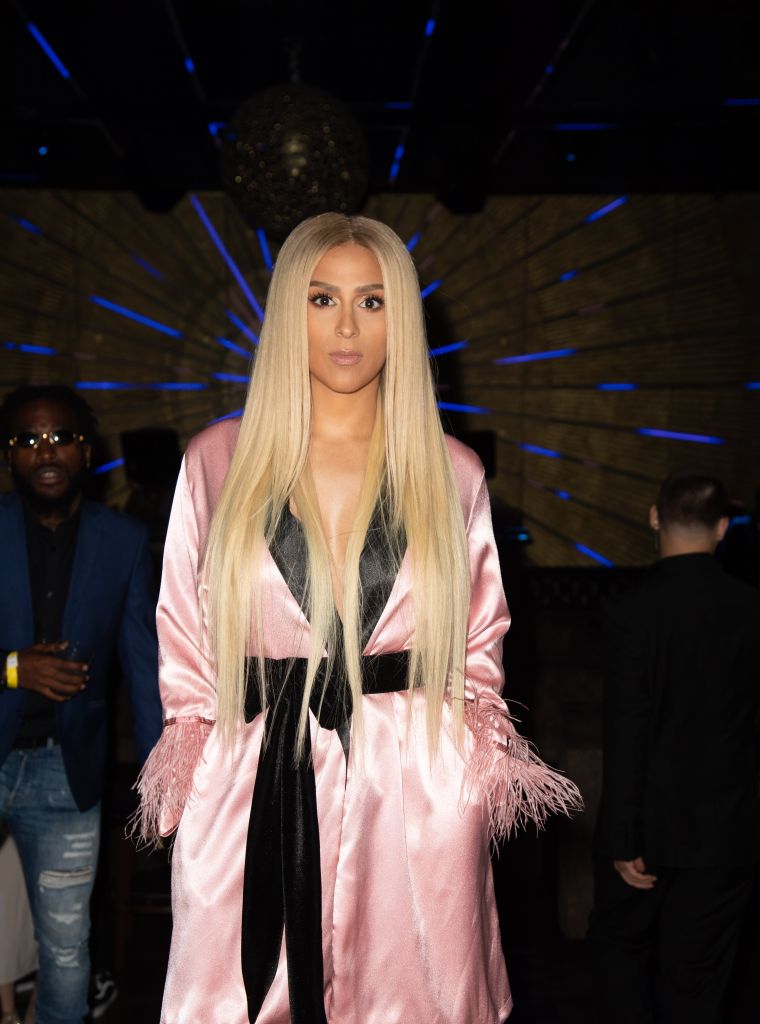 Veronica Vega was pretty in platinum & pink