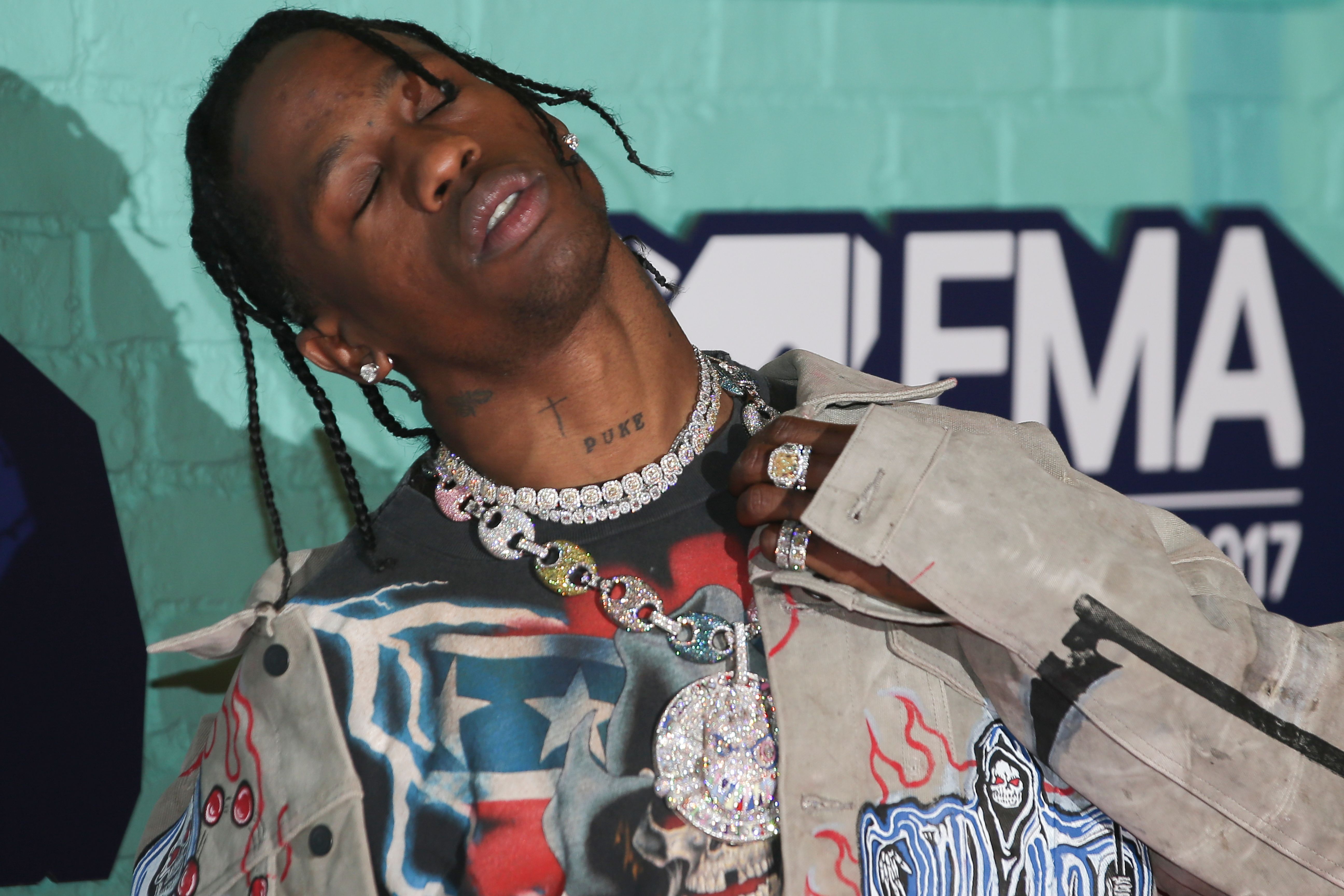 BRITAIN-ENTERTAINMENT-MUSIC-MTV-EMA-AWARDS-CARPET