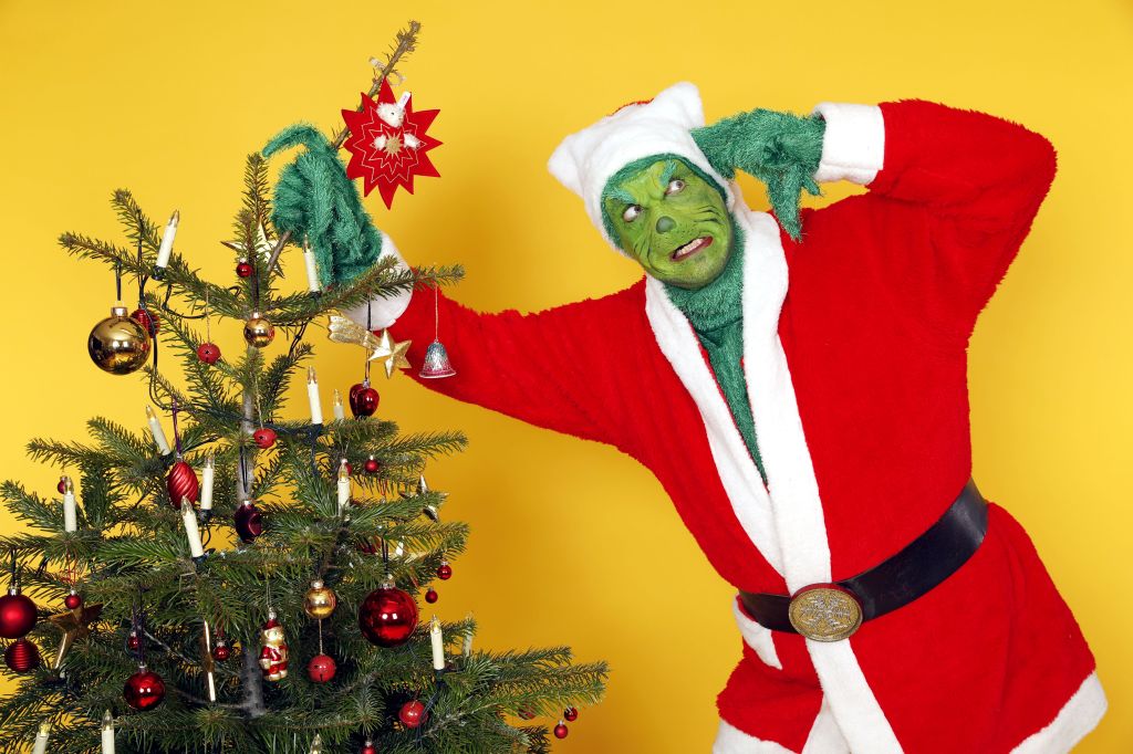 GEEK ART: The Grinch and a Who Bodypainting