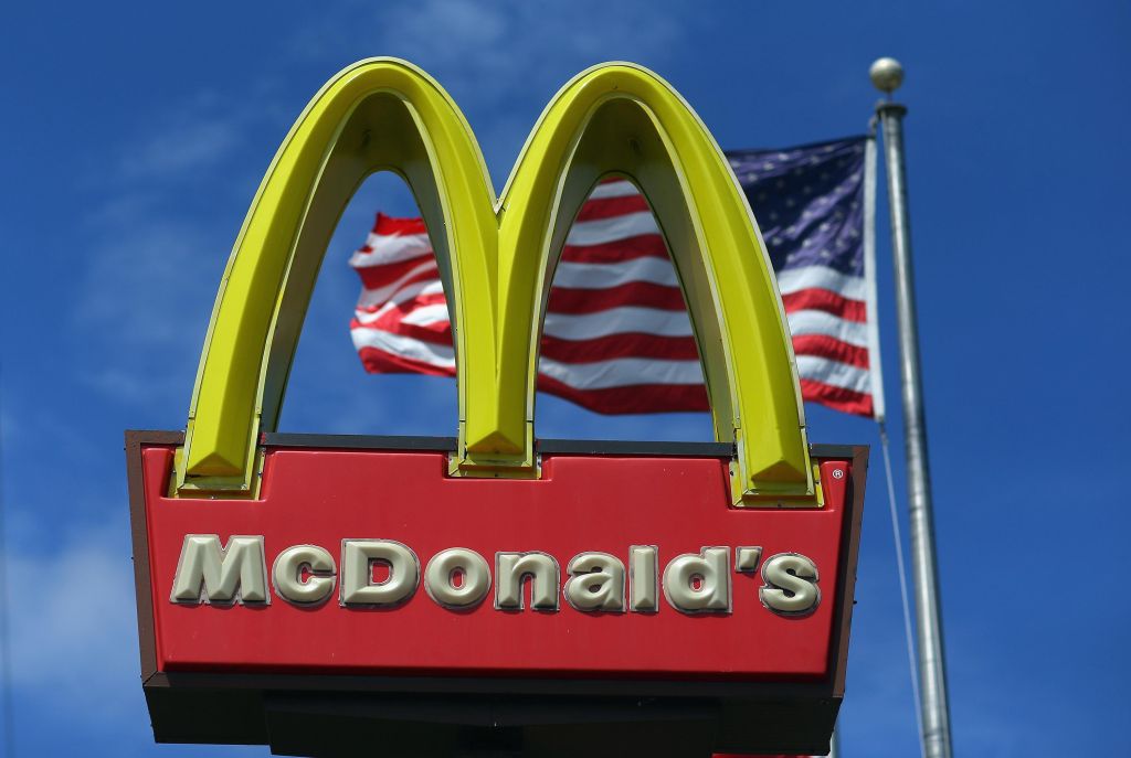 mcdonald's customer desecrated after violently grabs employee