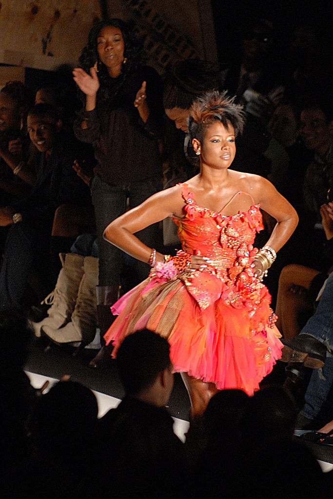 Kelis hits the runway for a Heatherette fashion show in '07.