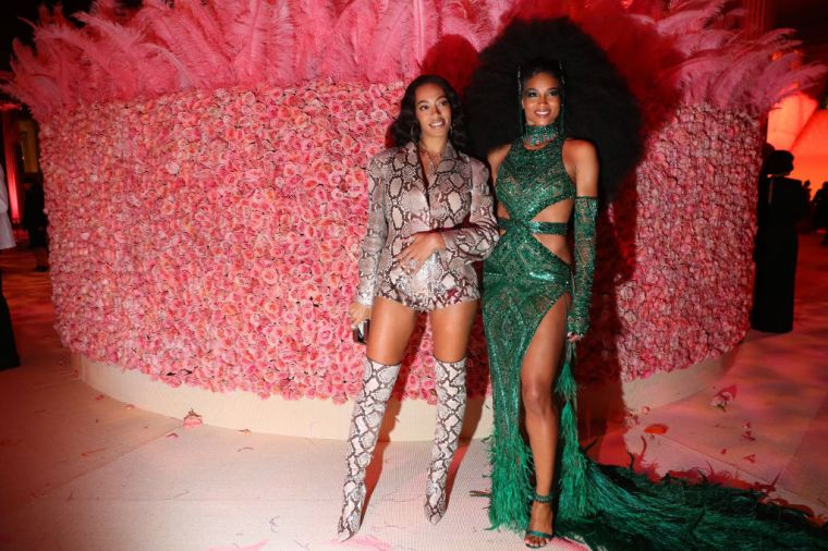 CiCi and Solange bringing the Camp.