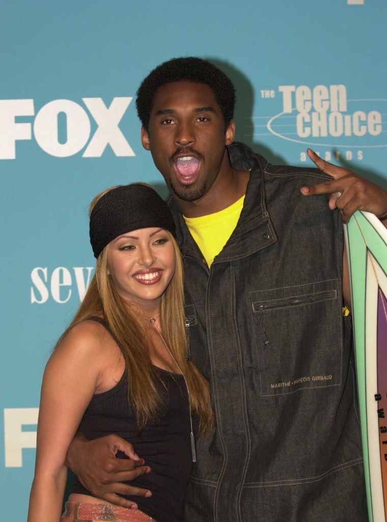 Kobe and Vanessa hit up the 2000 Teen Choice Awards.