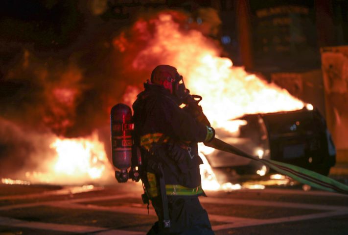 Boston Protests Start Peacefully, end With Clashes With Police, Looting