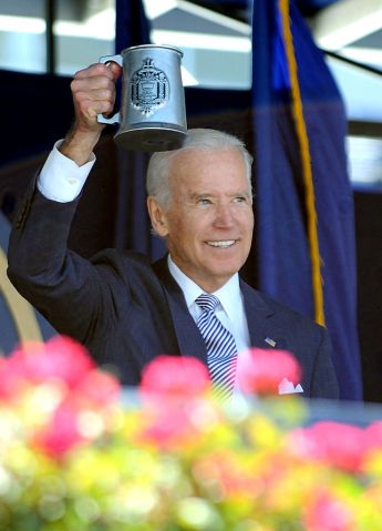 Biden tells Naval Academyâs graduating class they will defend Pacific peace