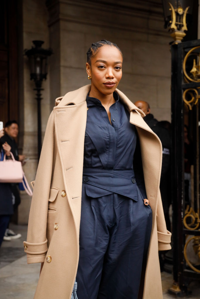 Street Style - Paris Fashion Week - Womenswear Fall/Winter 2020/2021 : Day Eight