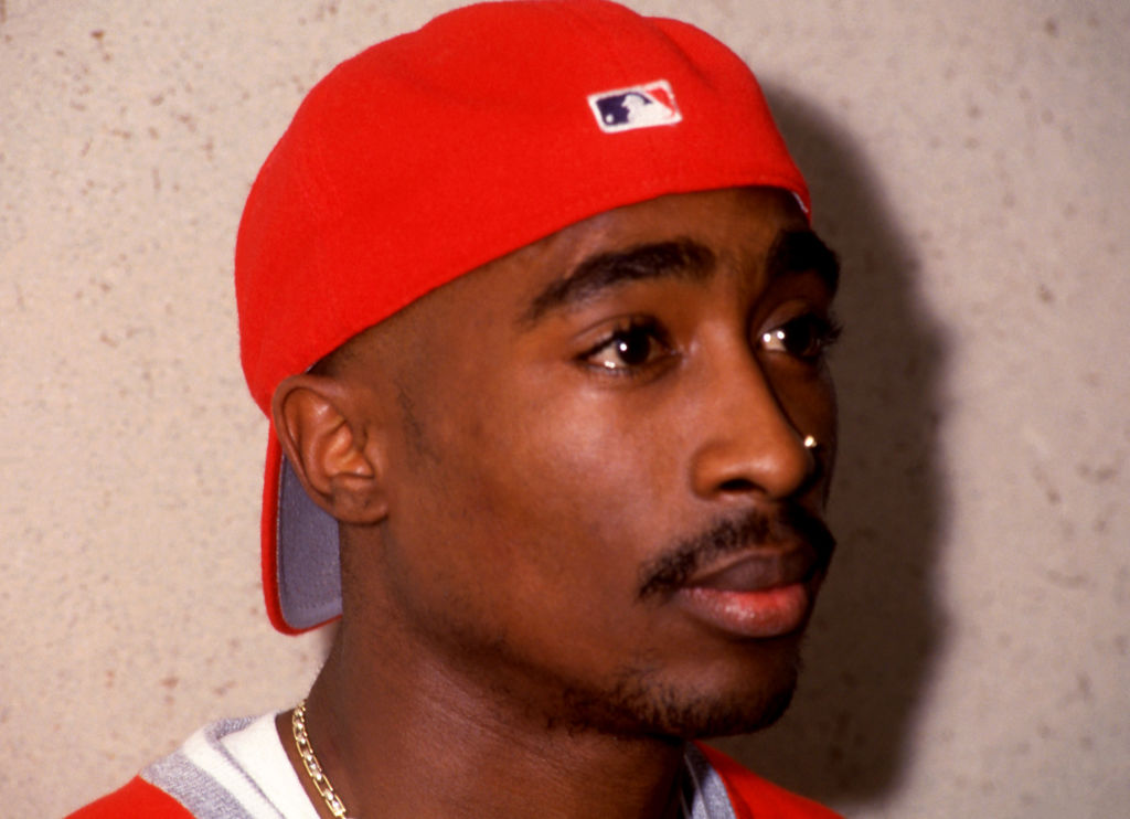 Do you have a favorite outfit that tupac wore throughout his career? : r/ Tupac