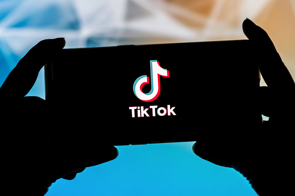 How To Do The Distress Hand Signal As Seen On TikTok