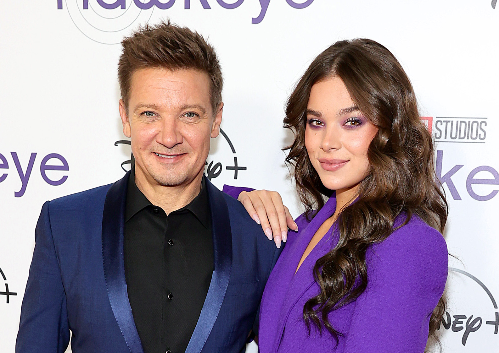 Exclusive: Jeremy Renner & Hailee Steinfeld Talk Disney Plus Action-Comedy “Hawkeye,” Building Enjoyable Chemistry & More!