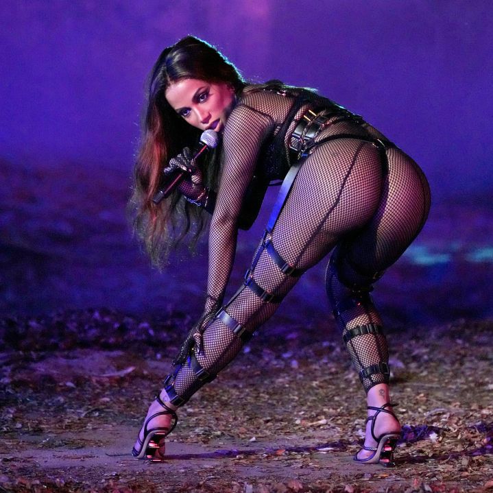 Anitta's Sexiest Performance Yet