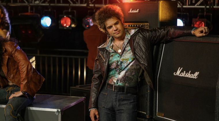 Jeremy Jordan as Neil Bogart