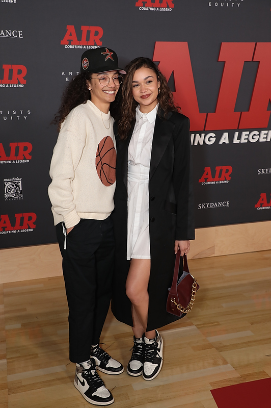 Mariah Linney & Madison Bailey