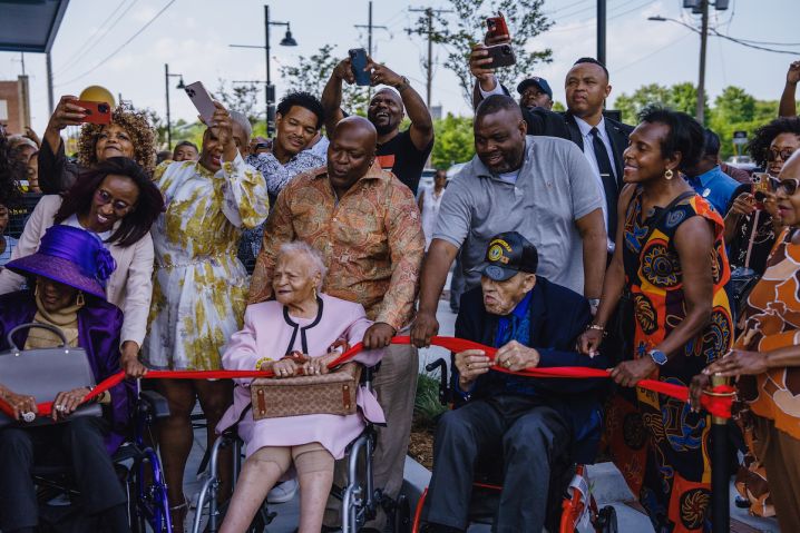 Kevin Johnson, Ananda Lewis and survivors of the Tulsa Race Massacre attend ribbon cutting for Fixins Soul Kitchen