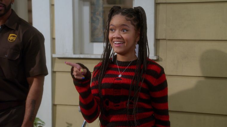 Aaliyah Looks Star Struck