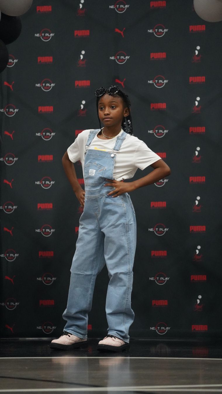 This Has Turned Into Her Photo Shoot. Lol