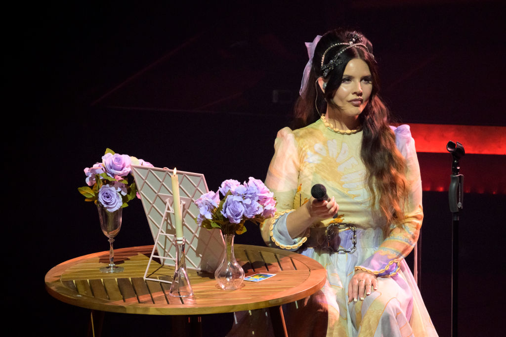 Lana Del Rey Performs At L'Olympia