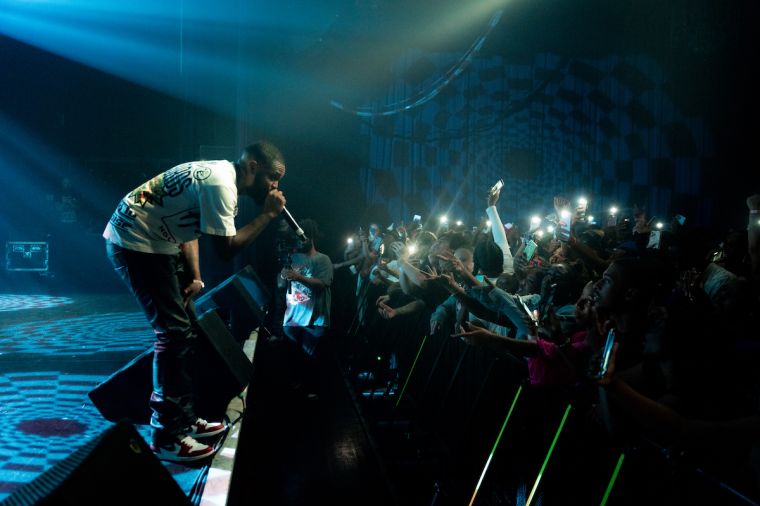 Crowd Rocker