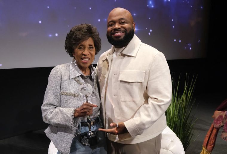 Ms. Gibbs With Hollywood Confidential Creator Steve Jones