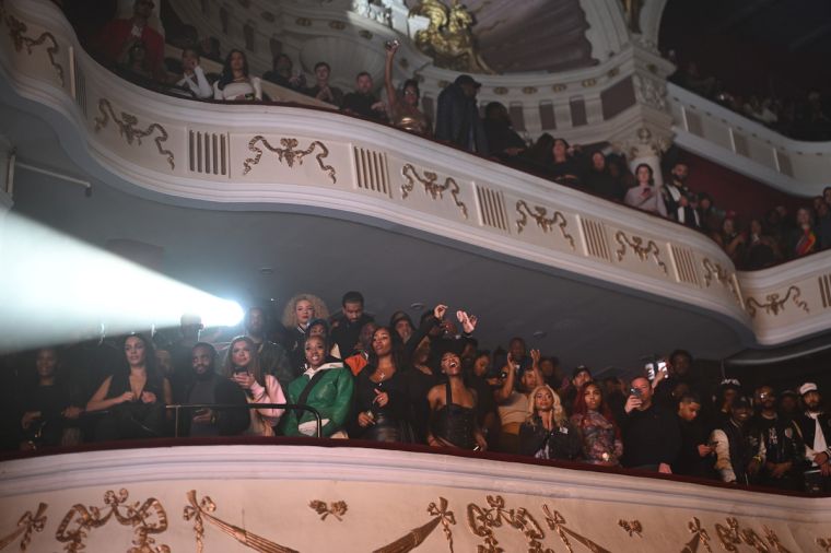 Crowd In A Rage