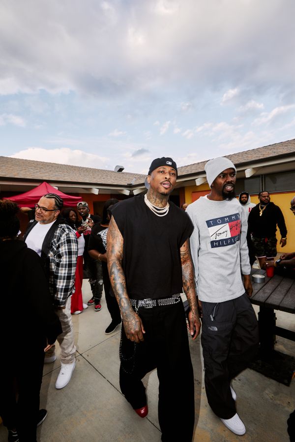 YG 4Hunnid Ways Foundation Thanksgiving turkeys and giveaways