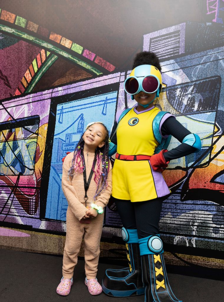 Heiress Harris With Moon Girl