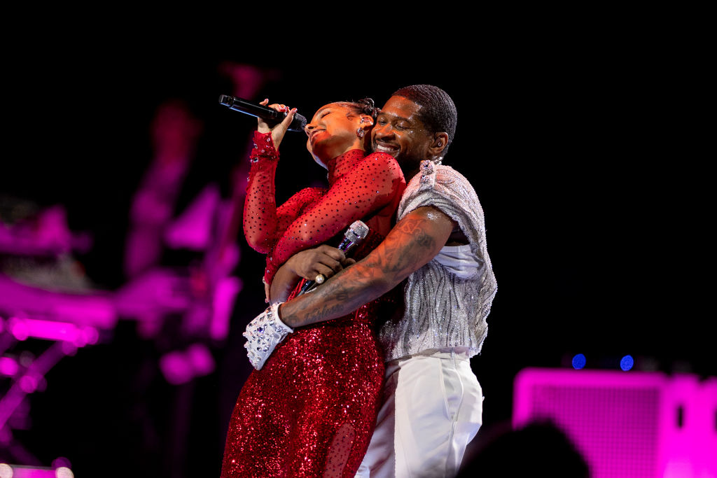 Our Favorite Moments & Fan Reactions To Usher’s Electrifying Super Bowl Halftime Performance