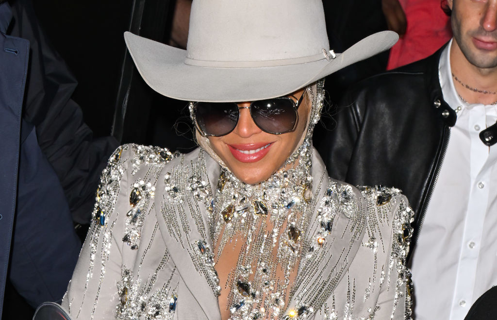 Beyhive Don’t Play: Beyoncé Fans Demand Country Radio Stations Play Her New Single “Texas Hold ‘Em”
