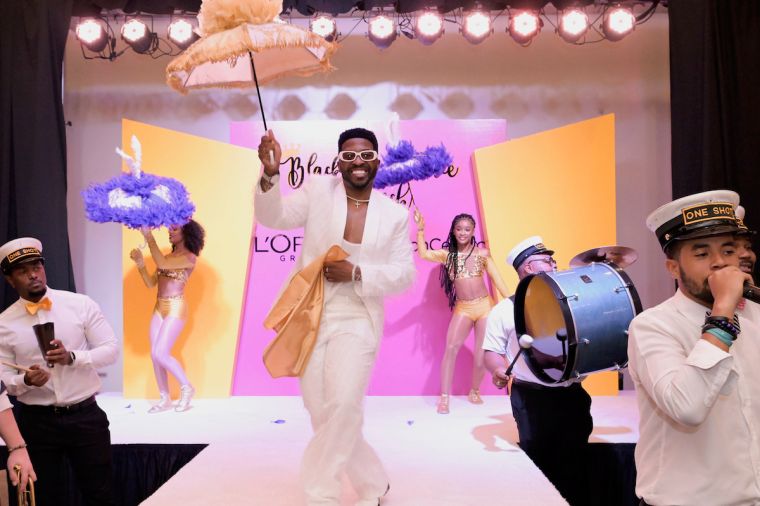 Trell Thomas Providing The Vibes