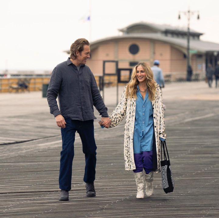 John Corbett and Sarah Jessica Parker (Aidan Shaw and Carrie Bradshaw) 