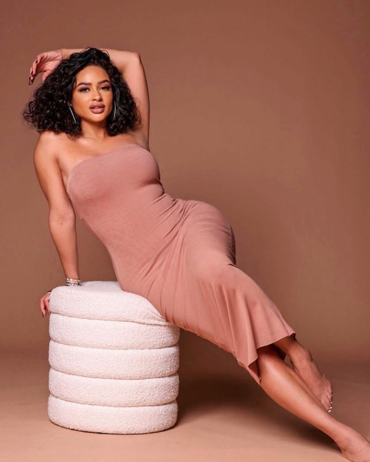 Tori Brixx @toribrixx