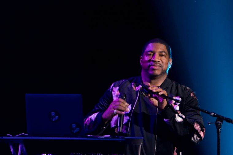 DJ Holiday In The Building