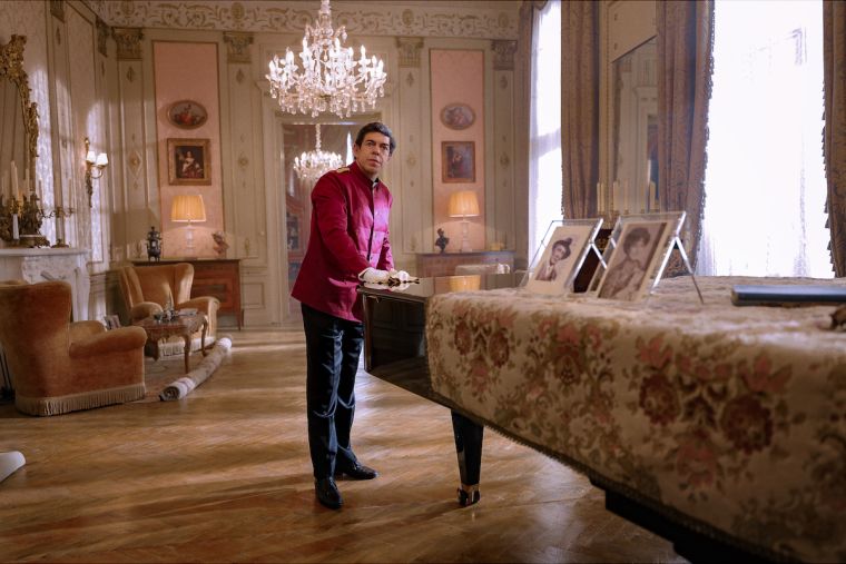 Pierfrancesco Favino as Ferruccio