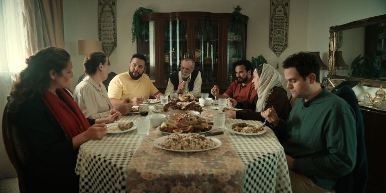 Family Meals Are Always Hilarious On This Show