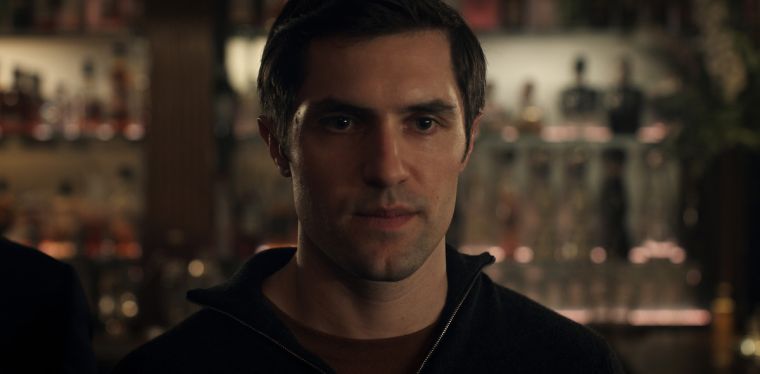 Phil Dunster as Quinn