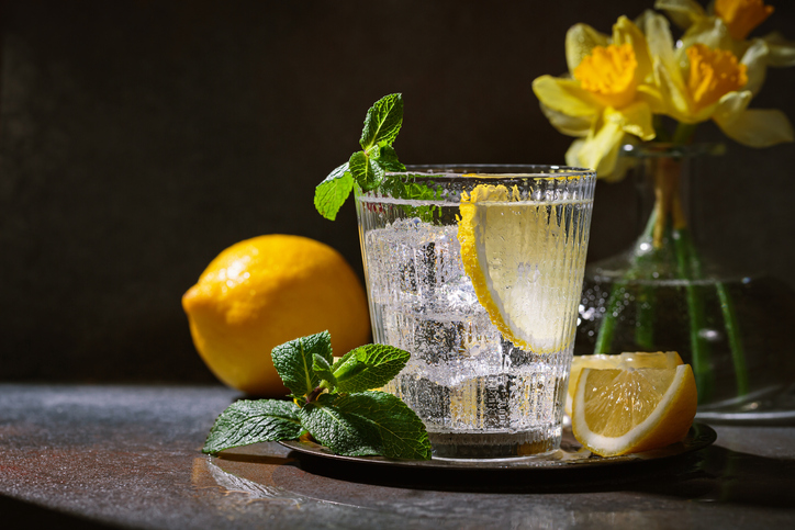 Morning Detox Water with Lemon