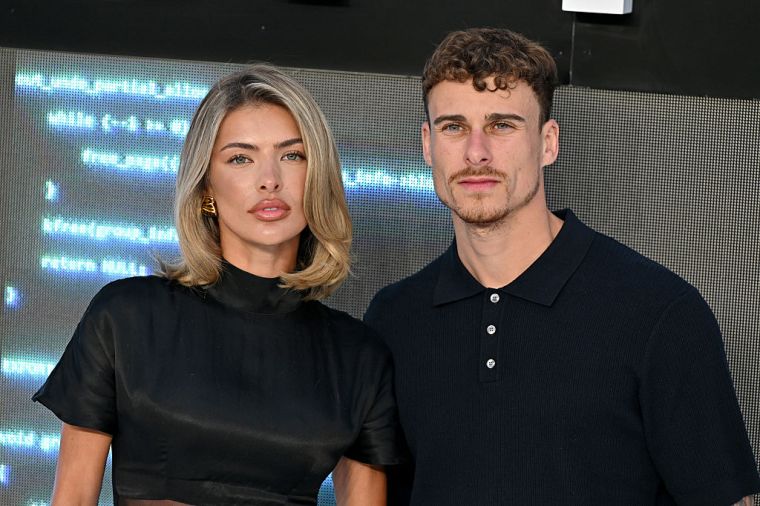 Emily Hughes & Kori Sampson