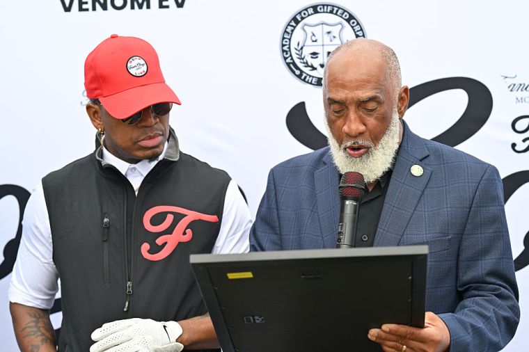 Stockbridge Mayor Anthony S. Ford Recognizing Ne-Yo