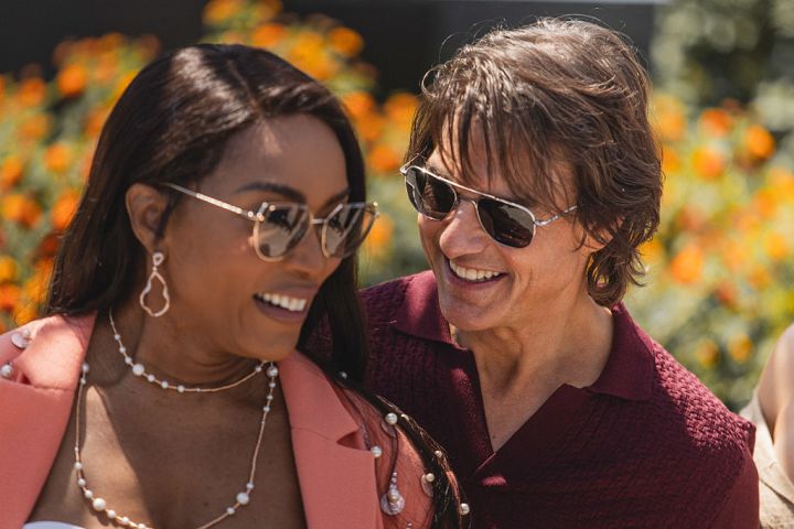 Angela Bassett & Tom Cruise