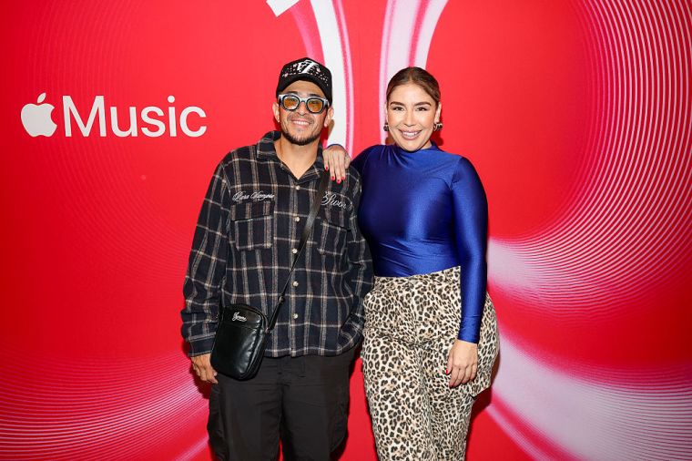 Lechero & Evelyn Sicarios