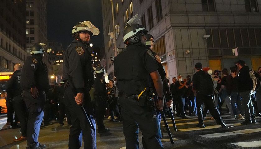 Protest erupts after ICE Agents arrest street vendors in New York City